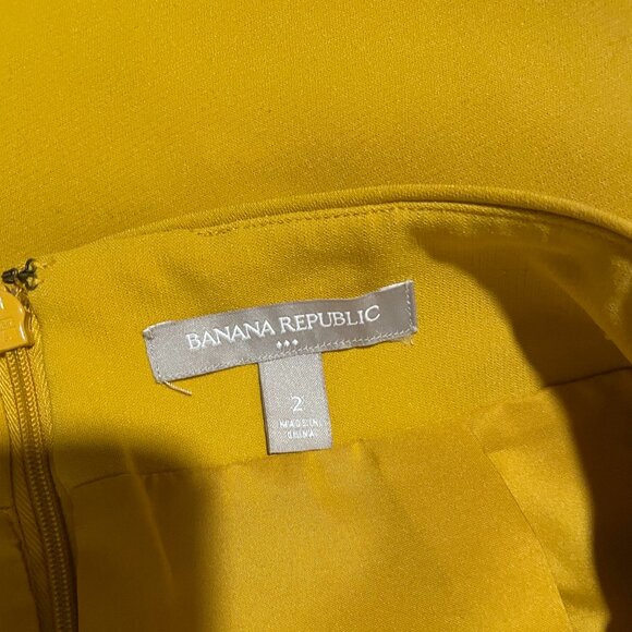 Banana Republic Pencil Skirt - Picture 3 of 3